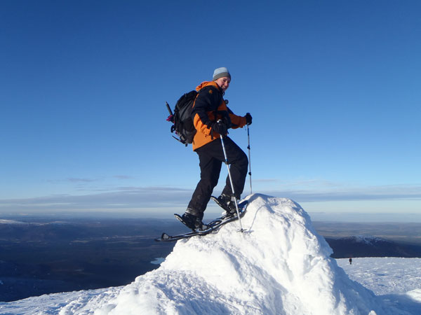 Snowshoeing days